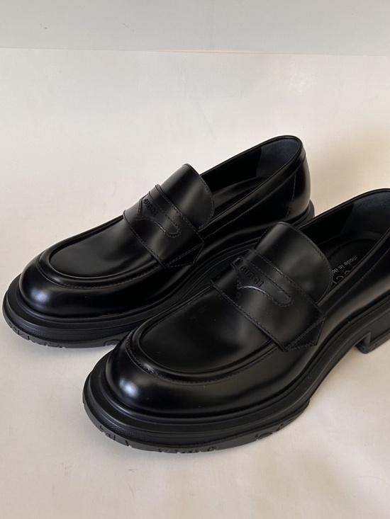 GUCCI Men\'s Black Leather Loafer W/ Tonal Logo Size 10 (US) NEW 851396 AADEO